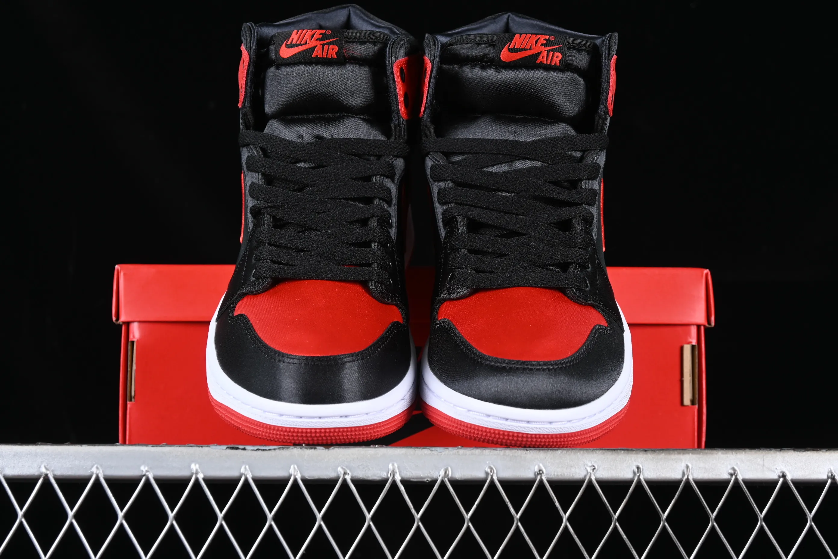 All Categories Air Jordan Jordan Series Basketball Shoes Air Jordan 1 High Air Jordan 1 High OG "Satin Bred" AJ1 Joe 1 Silk Forbidden Wear FD4810-061